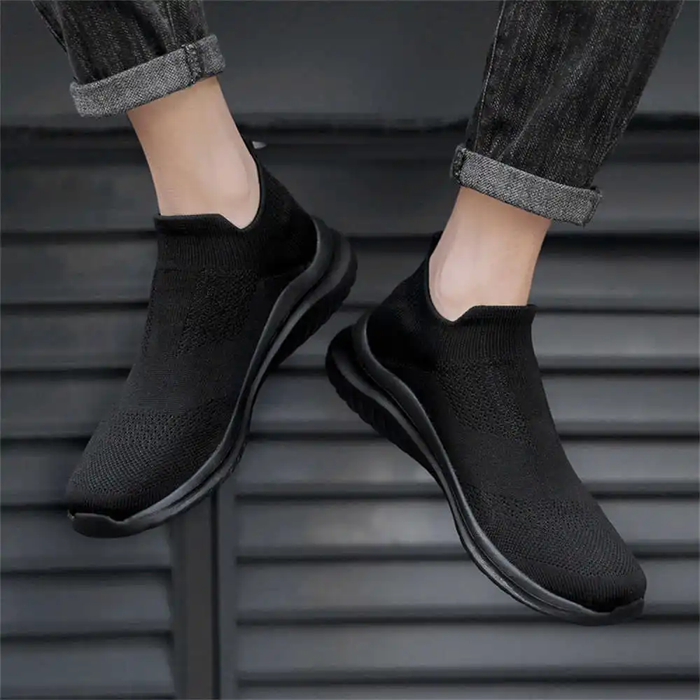 Latest Women Formal Wear - Sepatu olahraga pria, krem lembut baru
