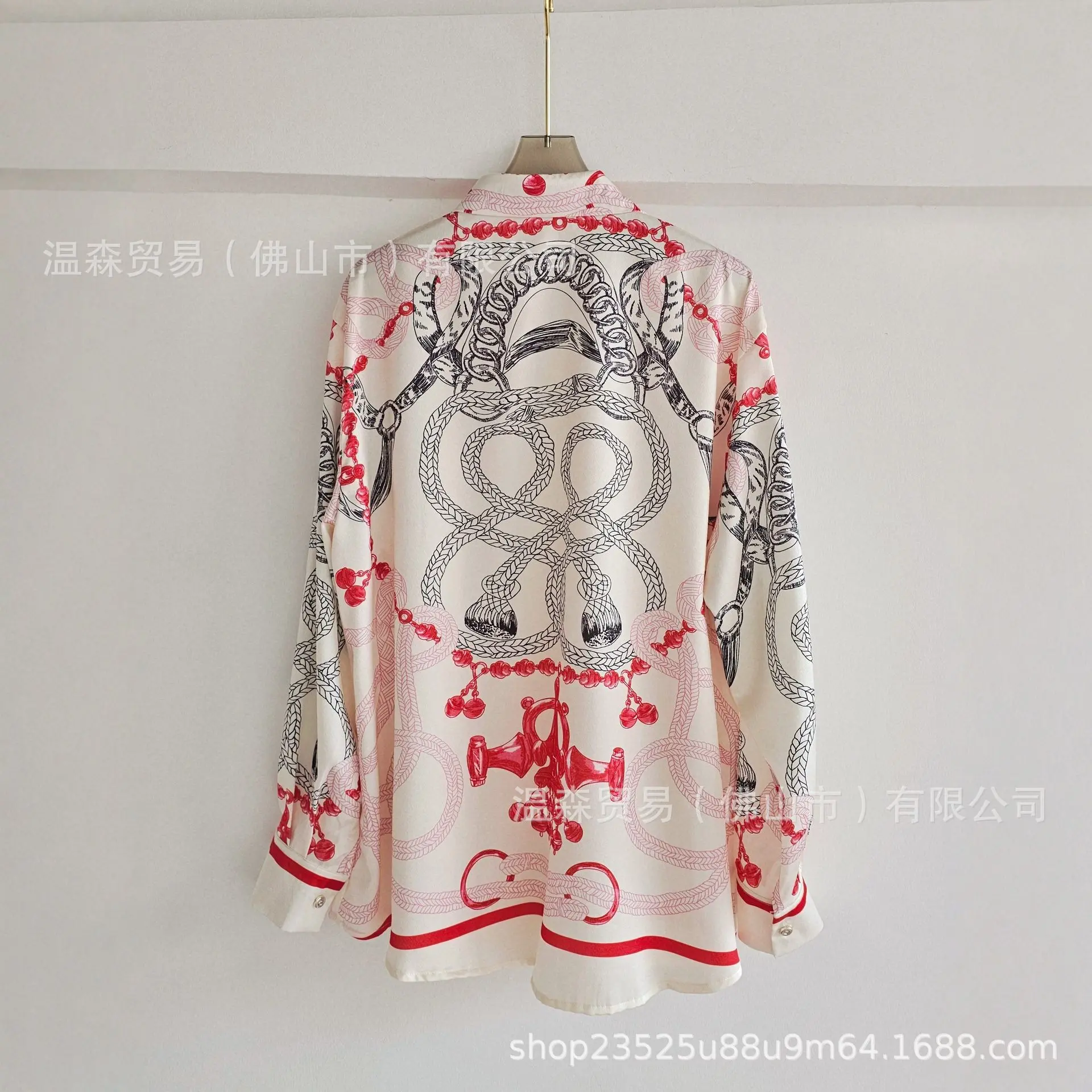 Setelan Dua Potong Motif Desai - Silk Blouse Button ulasan dan harga